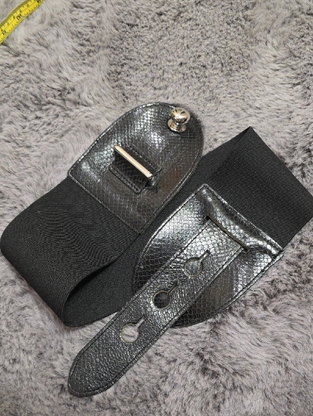 Express Black Leather Stretch Waist Belt  Silver Accent 3 Adjusts Small Medium